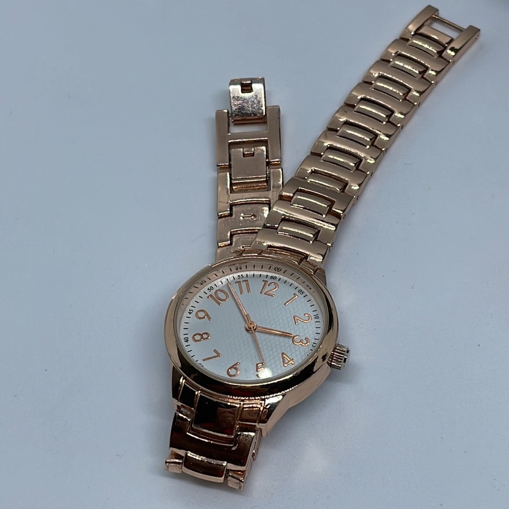 Accutime rose gold watch - Picture 4 of 4